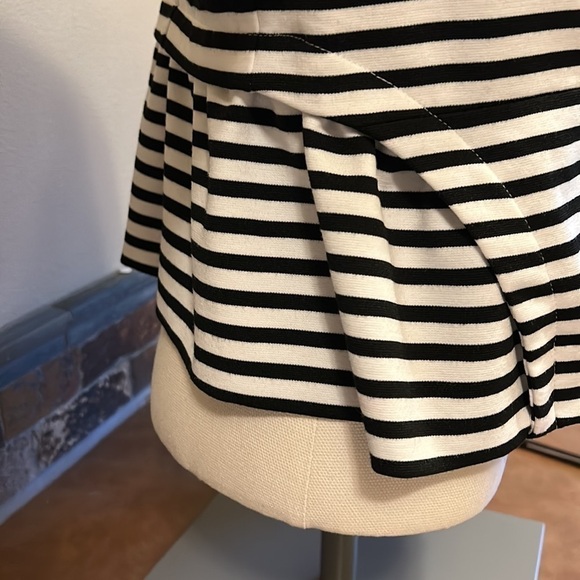 Elle Black and White Stripe Short Suit Jacket Women’s M - Picture 3 of 9